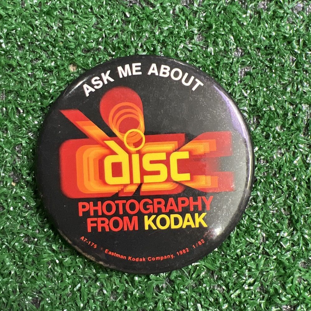 Vintage 1982 Ask me About Disc Photography From Kodak Button Pinback‎